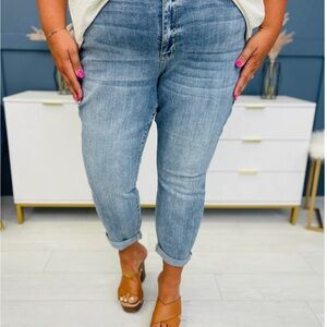 Judy Blue Reg/Curvy The Bleach Boys Nondistressed Boyfriend Jeans